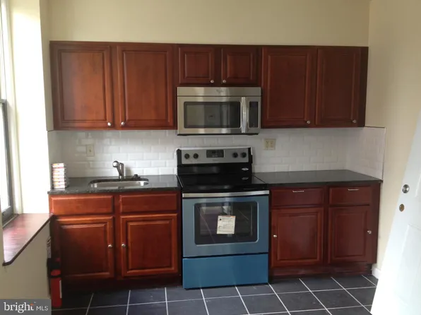 228 Arch St #3F, Philadelphia, PA 19106