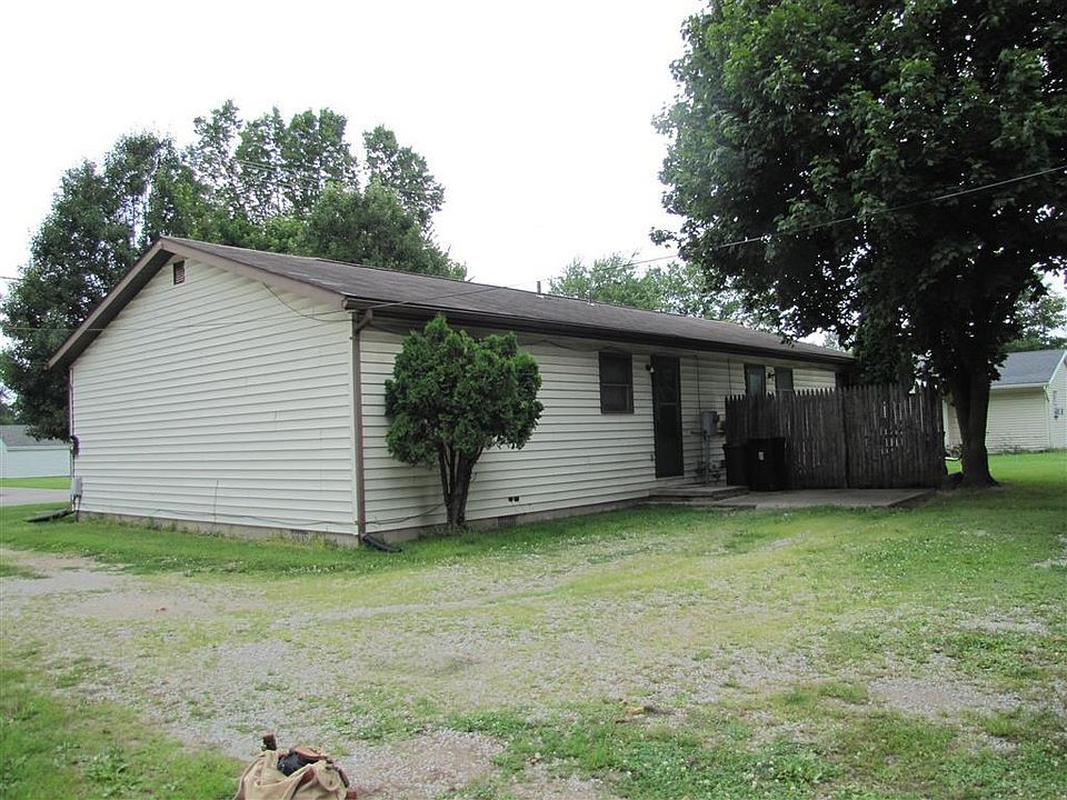 2nd image of 311 Railroad St #313
