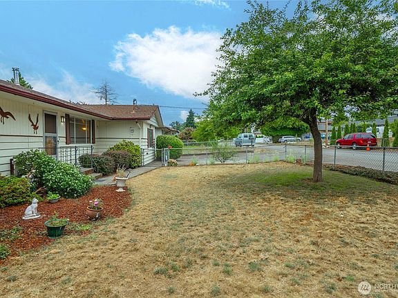 3rd image of 17825 111th Avenue SE