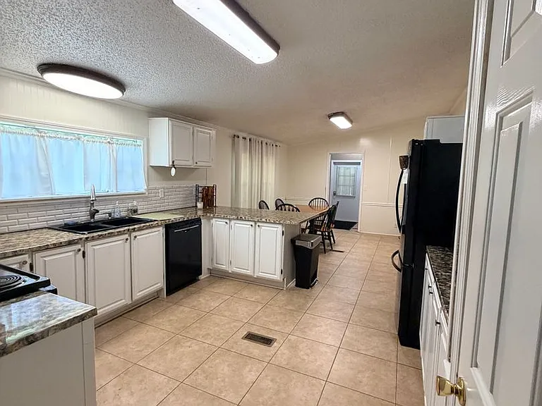 7810 W Lakeshore Dr — Photo 6
