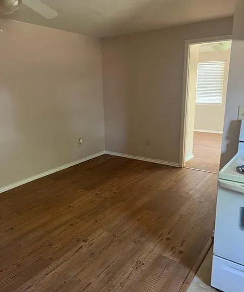 309 S Jackson St #B — Photo 3