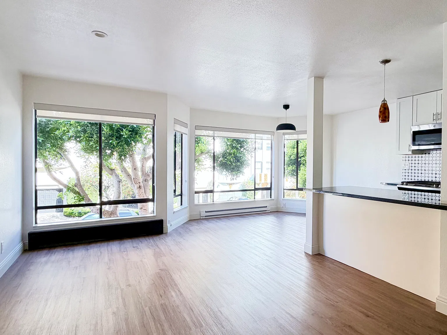 1 bed, 600 sqft, $6,195 — Photo 4