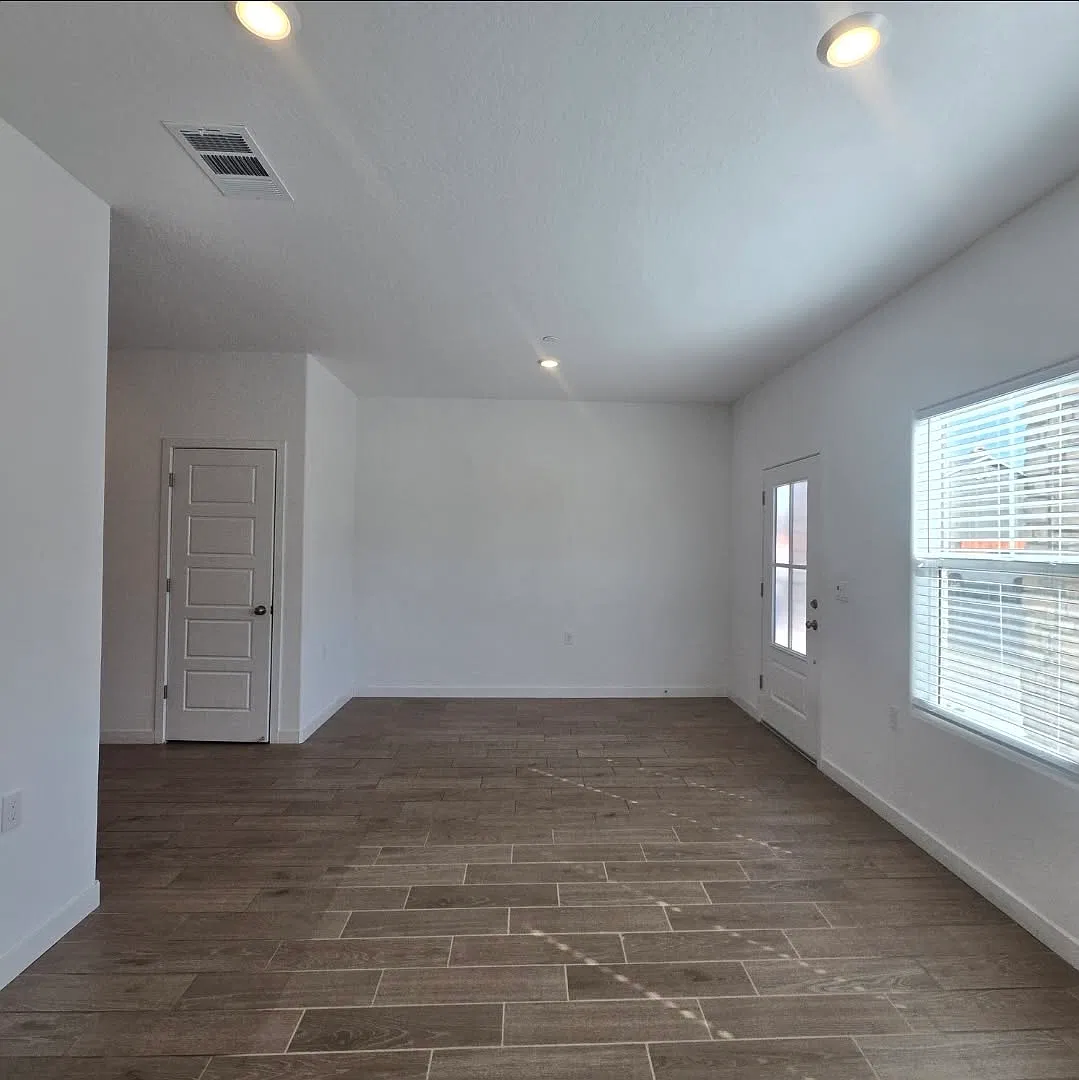 5 bed, 3.5 bath, 2985 sqft, $3,500 — Photo 3