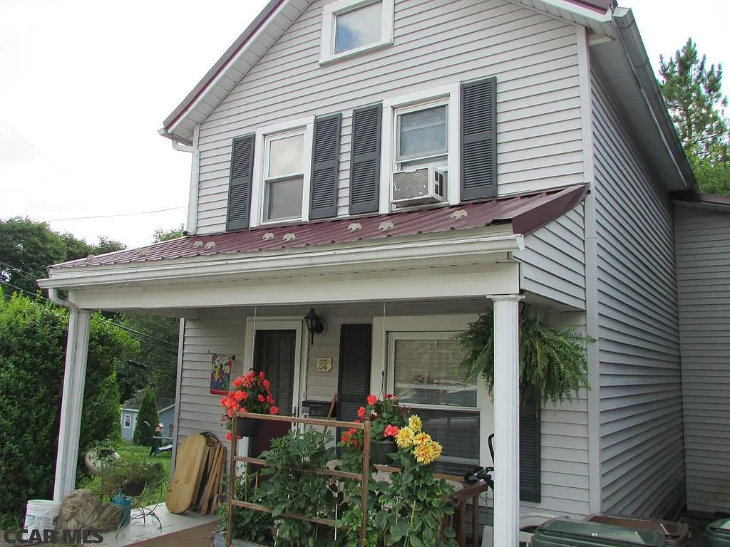 236 E High St photo 1