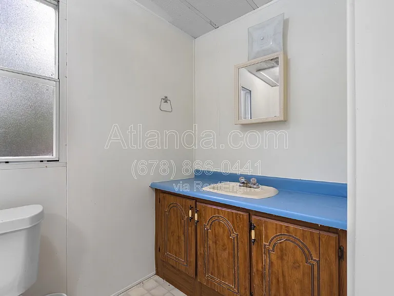 1061 Center St NW #C — Photo 17
