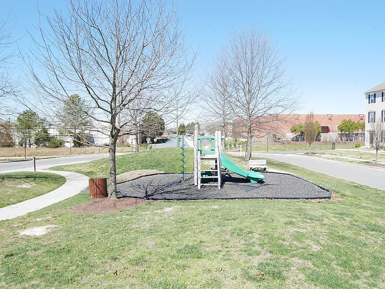 344 Ashby Commons Dr — Photo 37