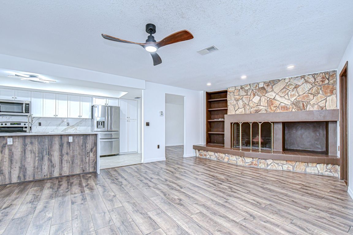 next background image