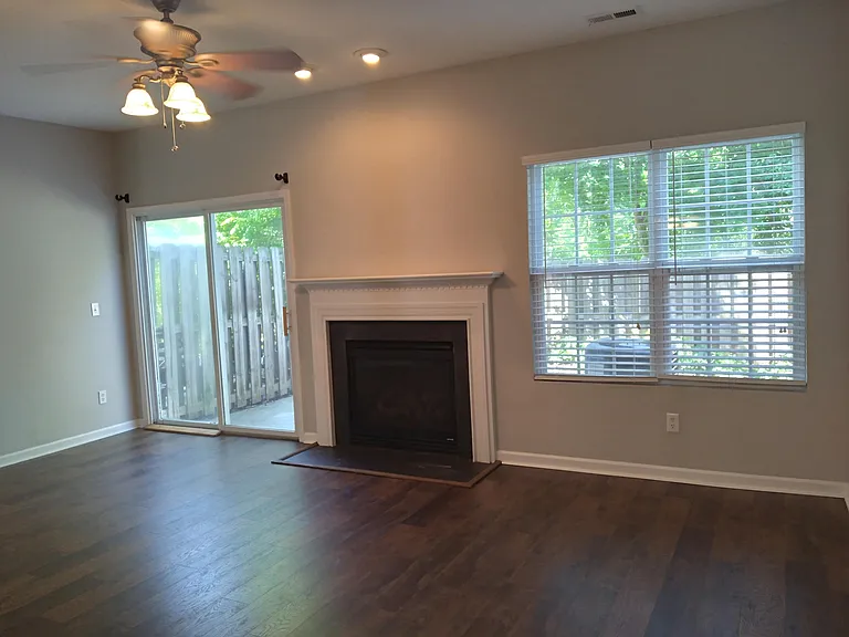 2829 Gross Ave — Photo 2