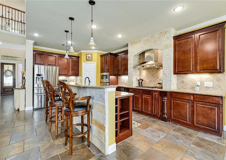 1st image of 1126 Hillridge Dr