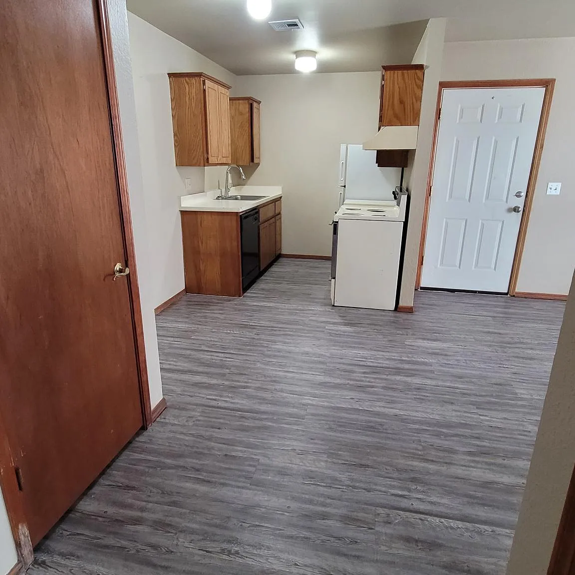 2 bed, 750 sqft, $750 — Photo 3