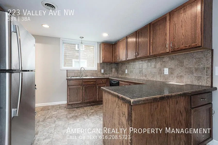 5 bed, 2.5 bath, 1476 sqft, $2,750 — Photo 4