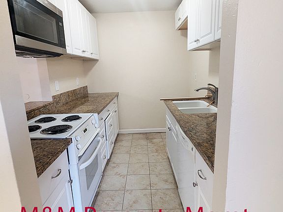 3rd image of 932 Dornajo Way APT 3