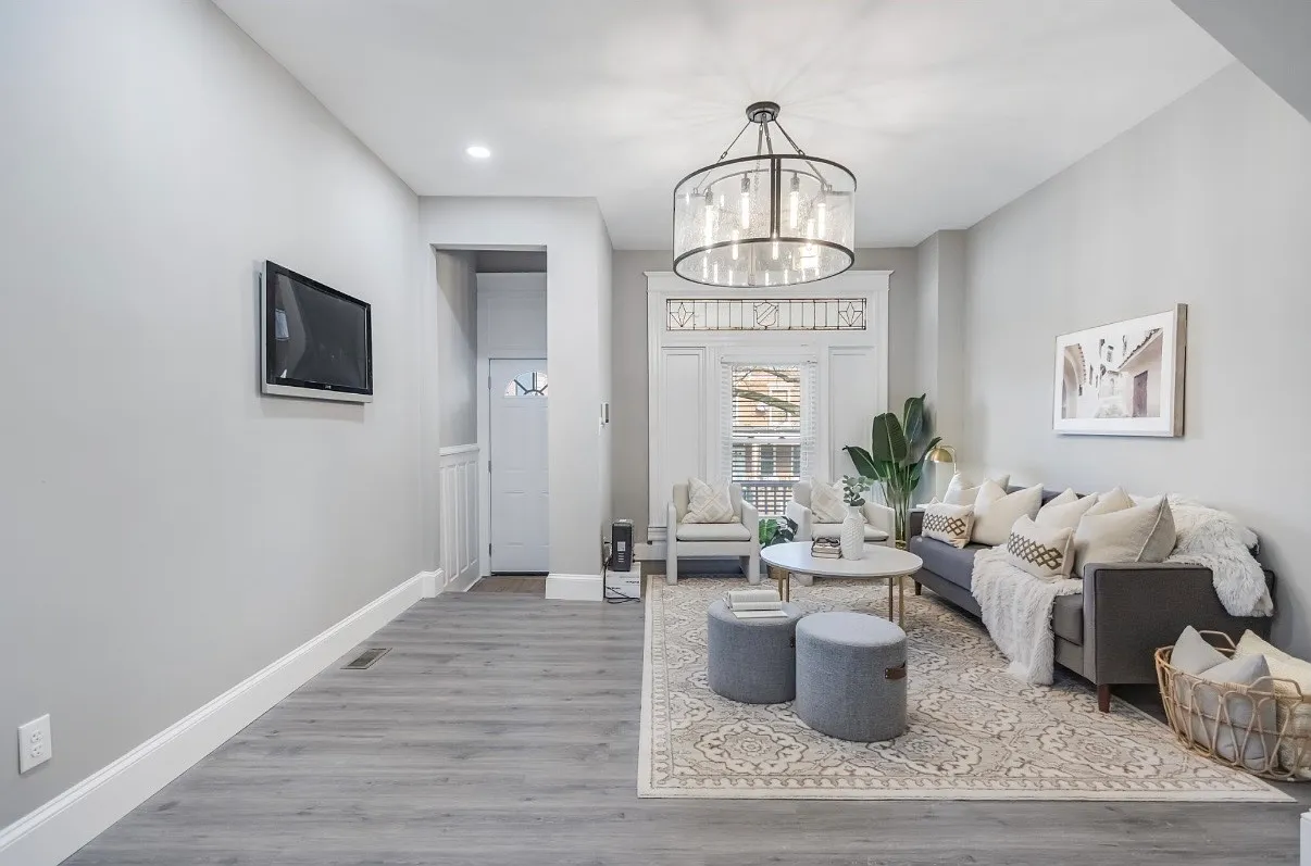 3 bed, 1.5 bath, 1452 sqft, $2,050 — Photo 3