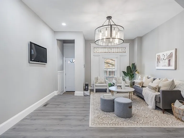 2817 Winchester St — Photo 3