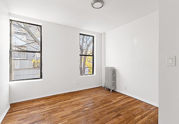 4th image of 306 Gates Ave APT 2