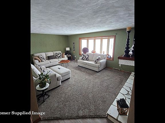 3rd image of 203 N 1700th Ave