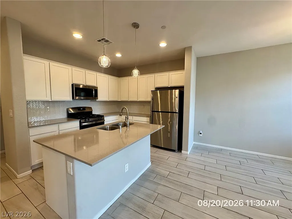 3 bed, 2.5 bath, 1483 sqft, $1,900 — Photo 4