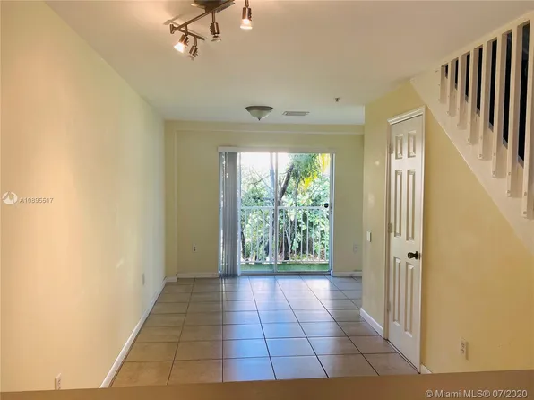 821 SW 2nd St APT 7, Miami, FL 33130