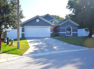 500 Lake Charles Dr, Davenport, FL 33837