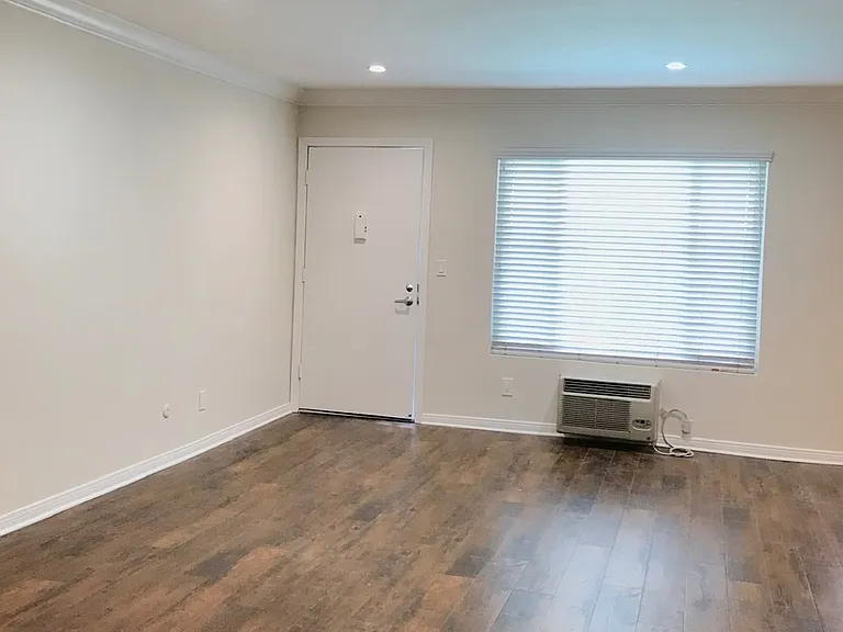 3762 Canfield Ave — Photo 5