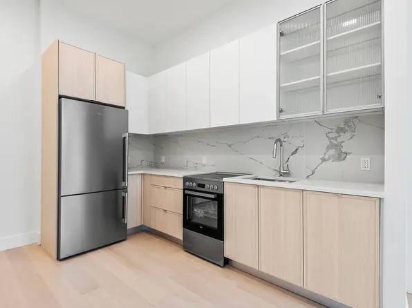 218 Front Street image 1 of 14