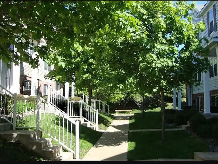 902 Ledgestone Dr #1 — Photo 4
