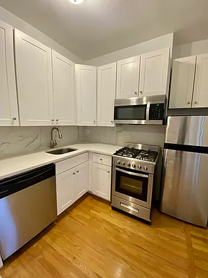 Rented by City Connections Realty | media 6