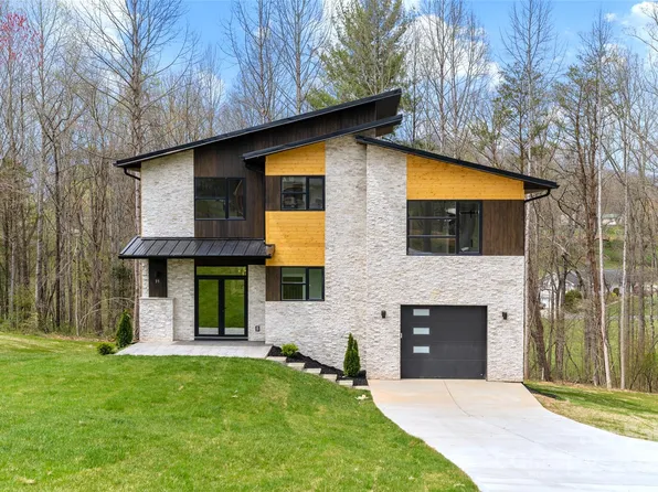 39 Baxter Woods Ln, Candler, NC 28715