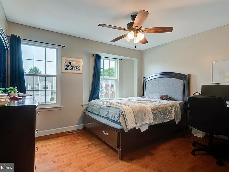 92 Kirkwood Dr — Photo 12