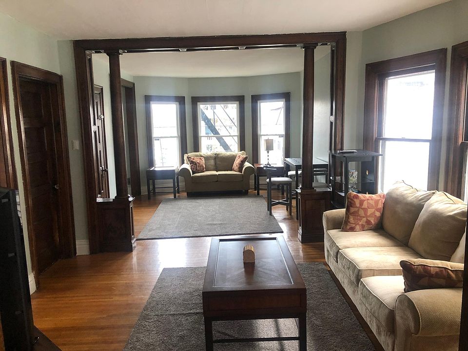 1st image of 625 W Delavan Ave