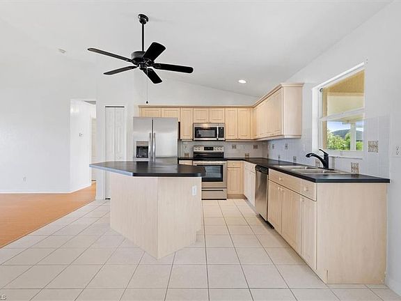 4th image of 4608 SW 14th AVE