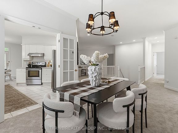 5th image of 1890 Richmond St #11