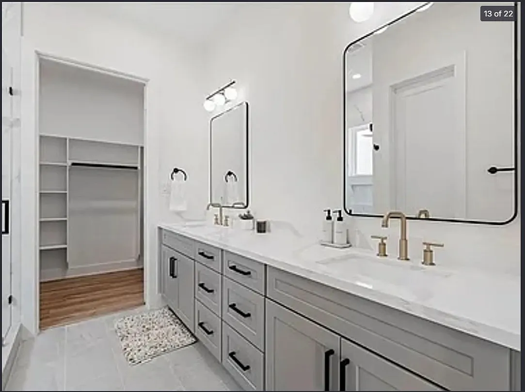 6532 Weston St — Photo 2