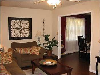 4th image of 2543 Daly Dr