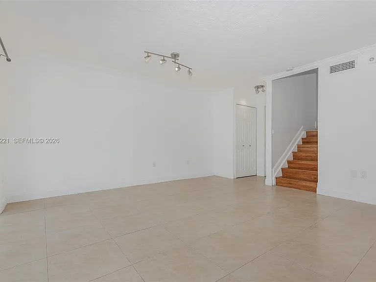 4520 SW 68th Court Cir #5-25 — Photo 4