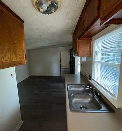 3rd image of 3904 39th Ave N