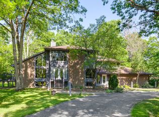 340 Portwine Rd, Riverwoods, IL 60015