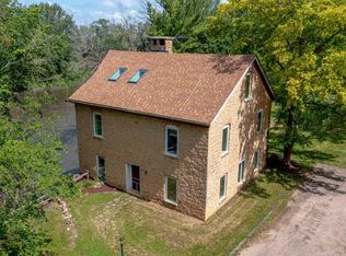 1066 S Browns Mill Rd, Freeport, IL 61032