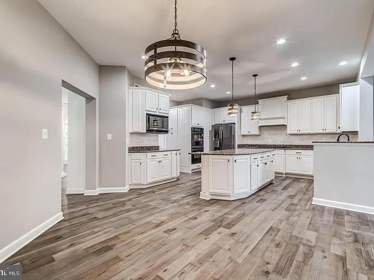 24909 Pinebrook Rd — Photo 6