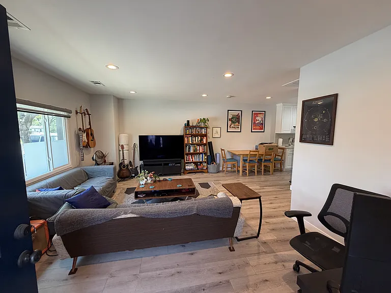713 S Columbus Ave #713 — Photo 4