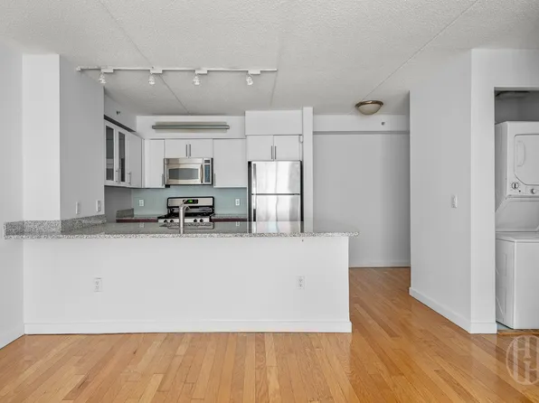 555 West 23rd Street image 1 of 9