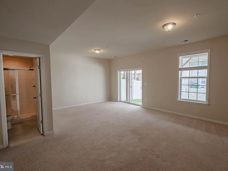 5004 Forest Pines Dr — Photo 32