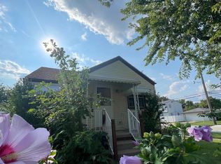 4004 17th St, Wyandotte, MI 48192