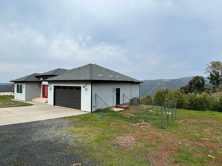 6190 Forty Oaks Ln — Photo 1