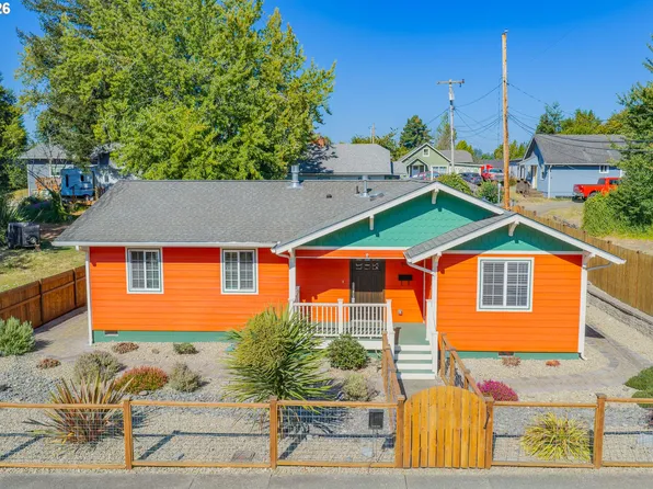 869 N Collier St, Coquille, OR 97423