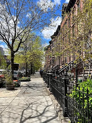 Rented by Gulia Wang, LREB | media 23