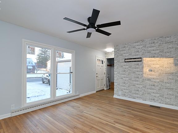 3rd image of 21 Franklin Ave