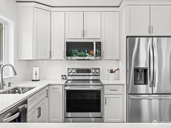 5th image of 491 Pebble Beach Dr
