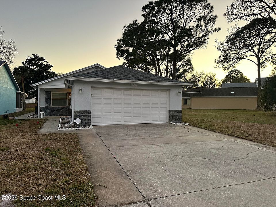1st image of 3125 Winchester Dr