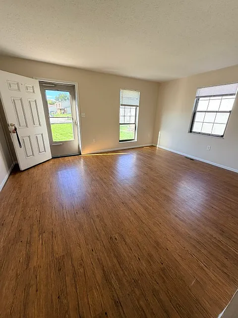 2 bed, 1008 sqft, $1,400 — Photo 3